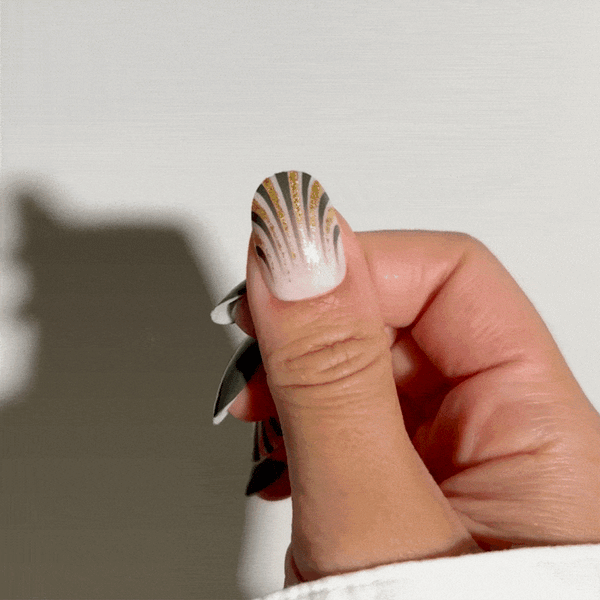 Night Blaze - Oval Sustainable Nails - Pre order