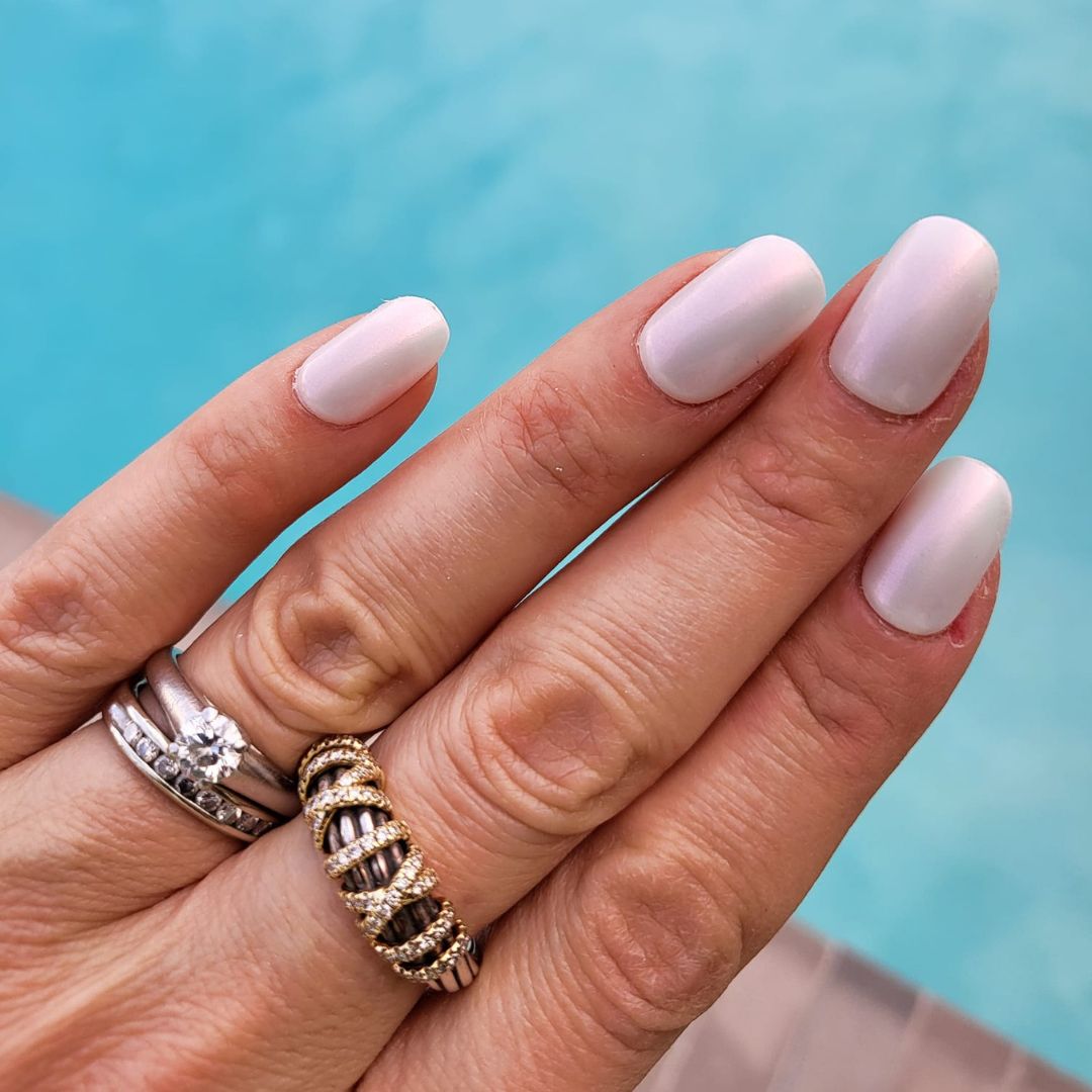 Alabaster Glazed - Oval Sustainable Nails