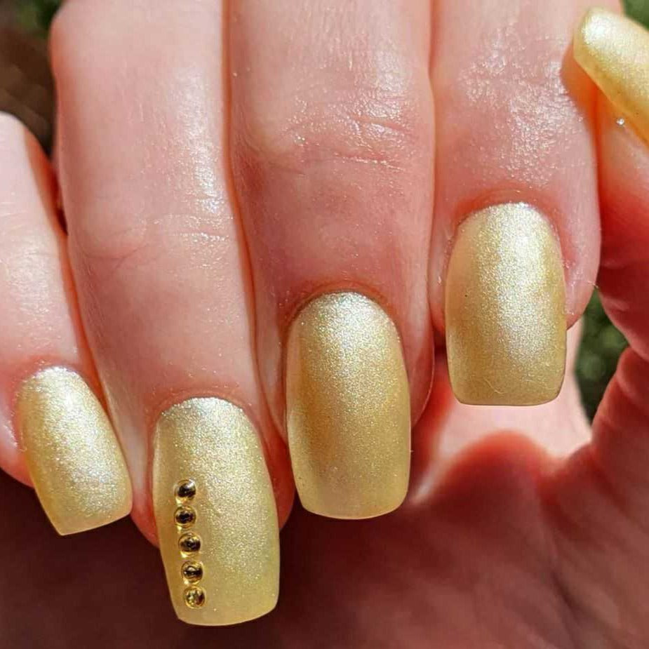 A bright and sunny yellow colour